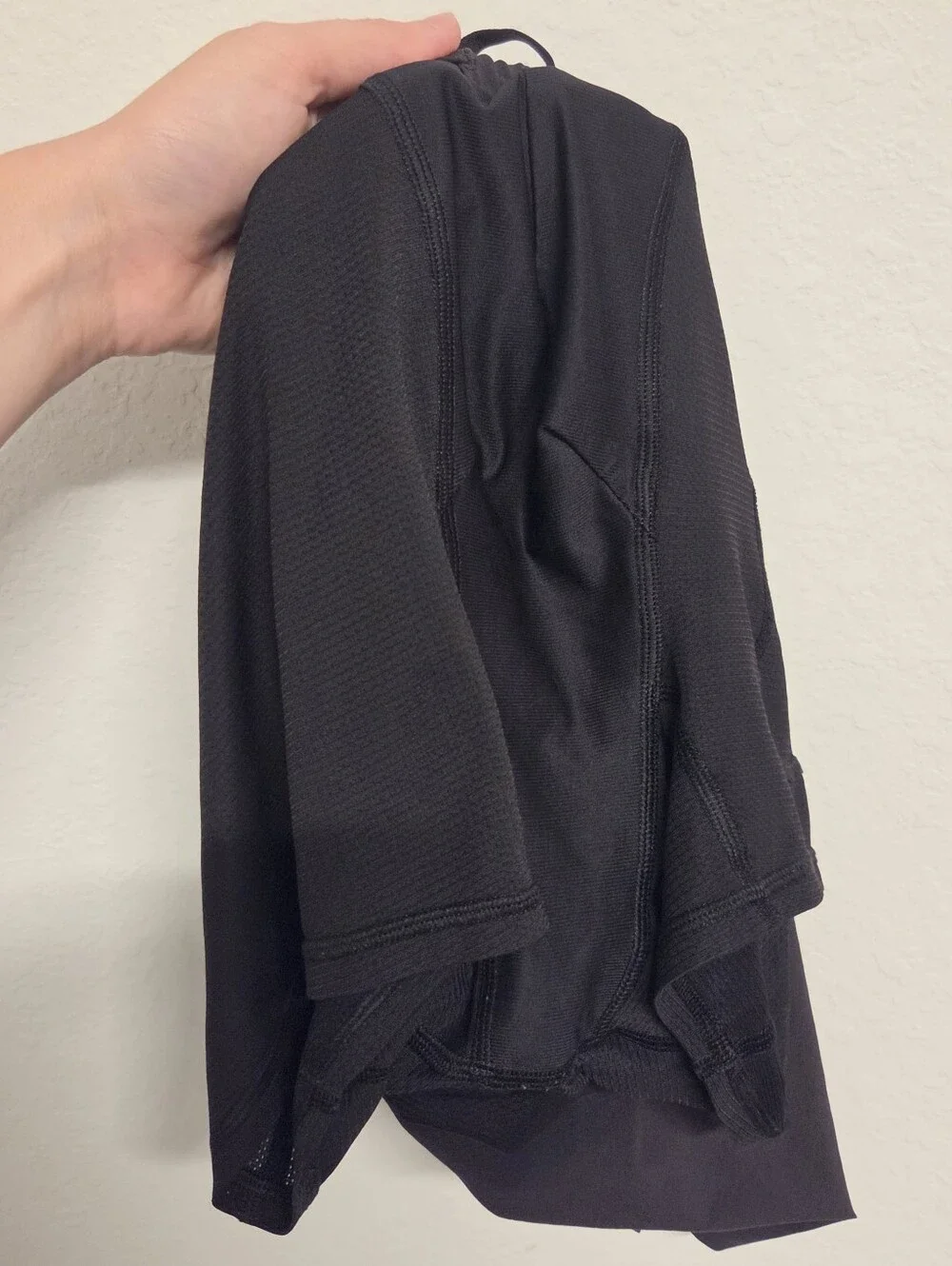 Lululemon  Athletica  mens shorts Small  Black 70